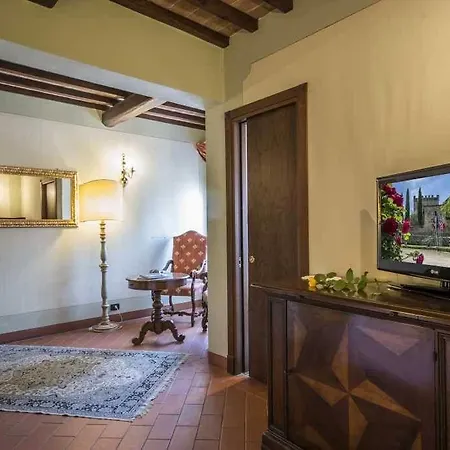 Castel Pietraio Wineresort 蒙特里久尼