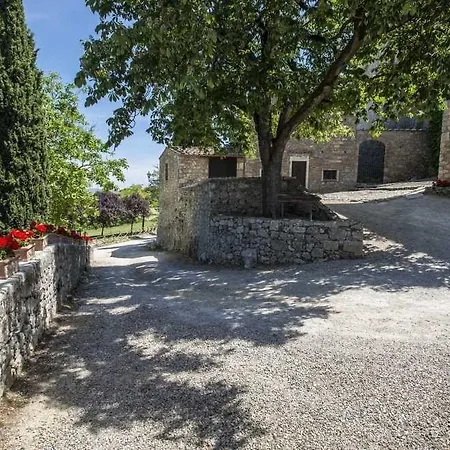 Castel Pietraio Wineresort 农家乐