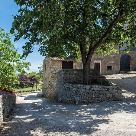 Castel Pietraio Wineresort 农家乐 蒙特里久尼