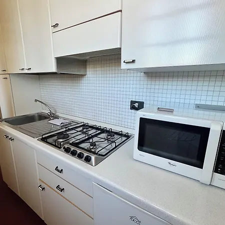 Castel Pietraio Wineresort 蒙特里久尼